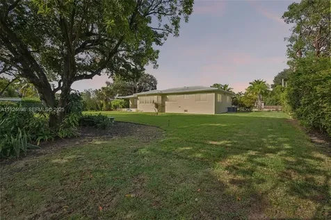 140 NE 161st Street Miami FL 33162