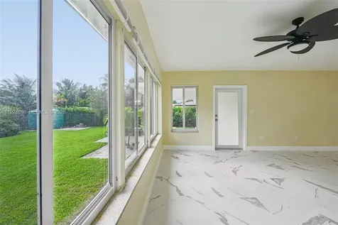 140 NE 161st Street Miami FL 33162