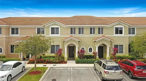 1052 SE 23rd Avenue Homestead FL 33035