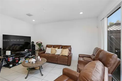 1052 SE 23rd Avenue Homestead FL 33035