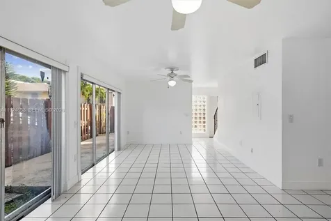 8450 SW 154th Circle Court Miami FL 33193
