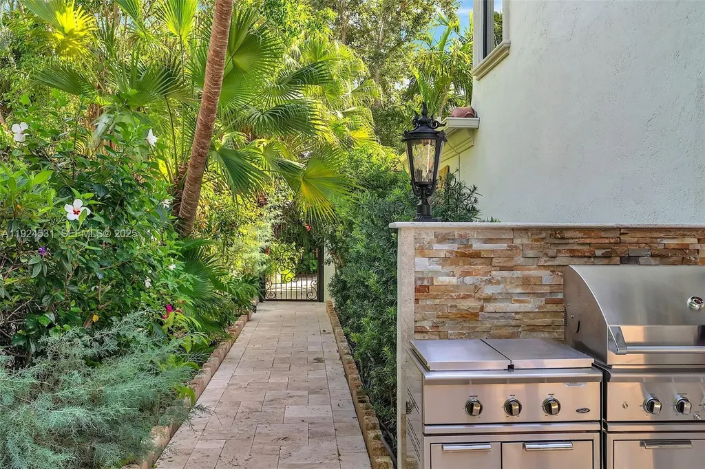 4008 Sanctuary Lane Boca Raton FL 33431