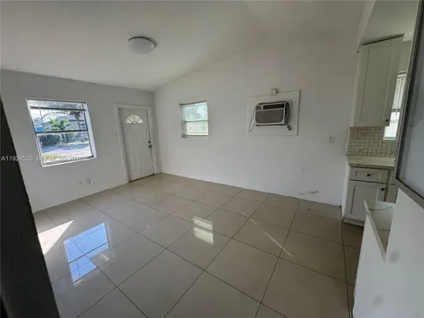 2507 NW 4th Court Pompano Beach FL 33069
