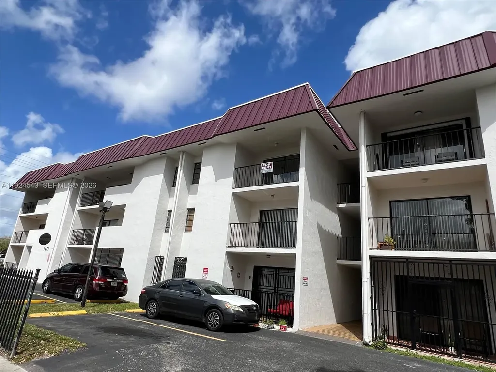 1471 W 43rd Place Hialeah FL 33012