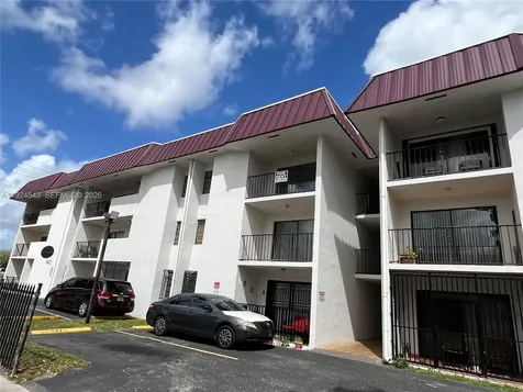 1471 W 43rd Place Hialeah FL 33012