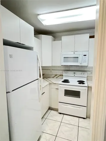 1471 W 43rd Place Hialeah FL 33012