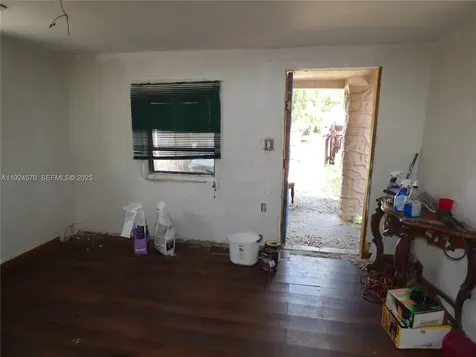 408 NW 97th Street Miami FL 33150