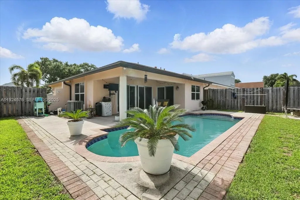 5874 SW 97th Terrace Cooper City FL 33328