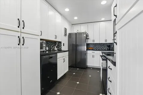 5874 SW 97th Terrace Cooper City FL 33328