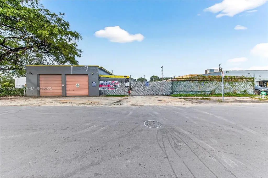 5821 Dewey Street Hollywood FL 33023