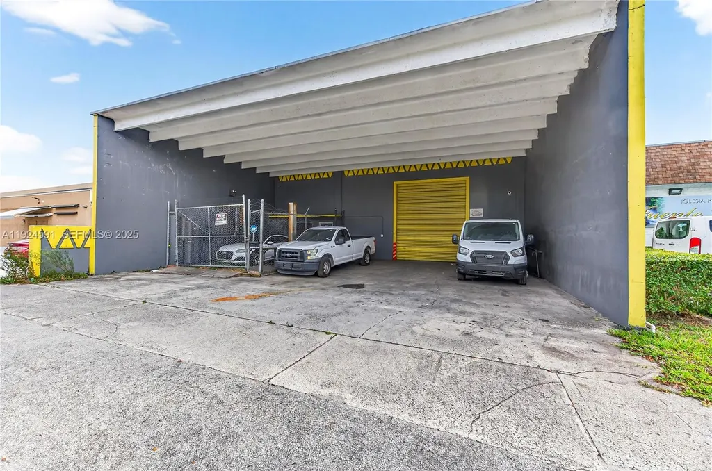 5821 Dewey Street Hollywood FL 33023