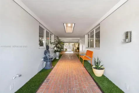 0000 SW 87th Avenue Miami FL 33165