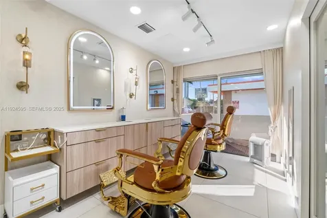 0000 SW 87th Avenue Miami FL 33165