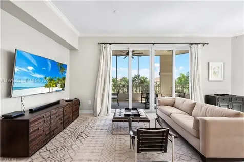2738 Tiburon Naples FL 34109