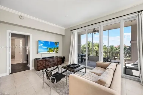 2738 Tiburon Naples FL 34109