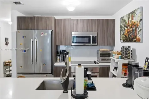 488 NE 18th Street Miami FL 33132