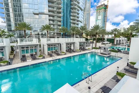 851 NE 1st Avenue Miami FL 33132