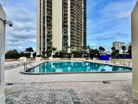 20335 W Country Club Drive Aventura FL 33180