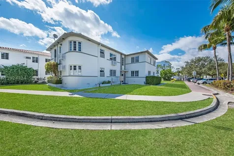 7124 Bay Drive Miami Beach FL 33141
