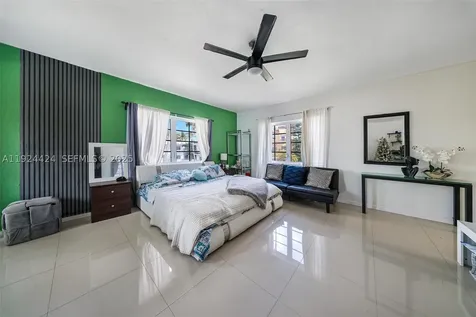 7124 Bay Drive Miami Beach FL 33141