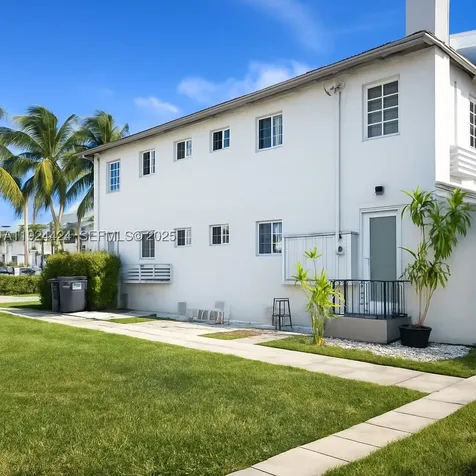7124 Bay Drive Miami Beach FL 33141