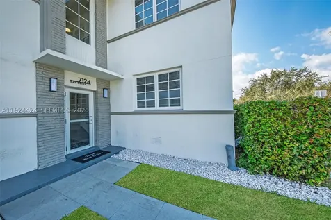 7124 Bay Drive Miami Beach FL 33141