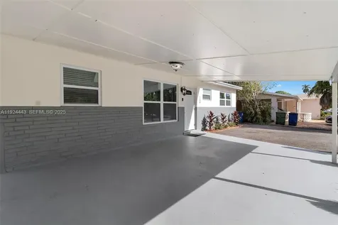 724 SW 4th Court Hallandale Beach FL 33009