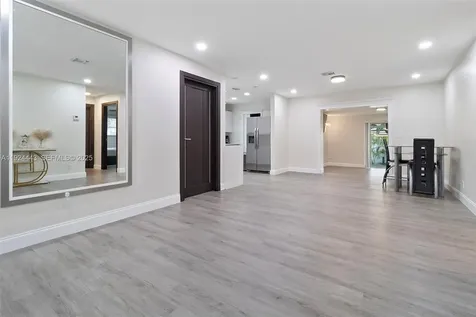 724 SW 4th Court Hallandale Beach FL 33009