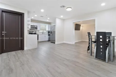 724 SW 4th Court Hallandale Beach FL 33009
