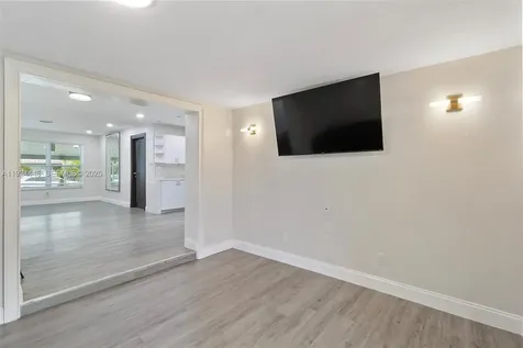 724 SW 4th Court Hallandale Beach FL 33009