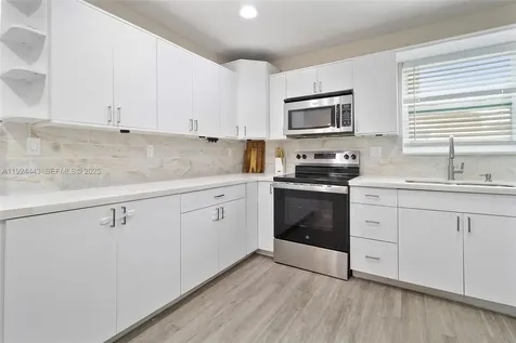 724 SW 4th Court Hallandale Beach FL 33009