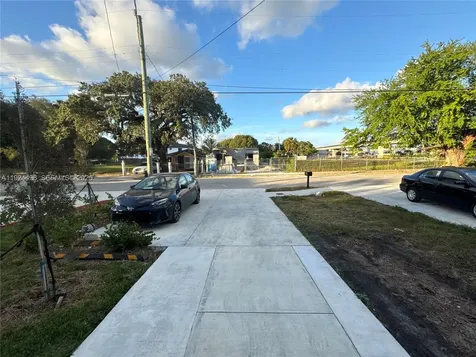 2730 NW 44th Street Miami FL 33142