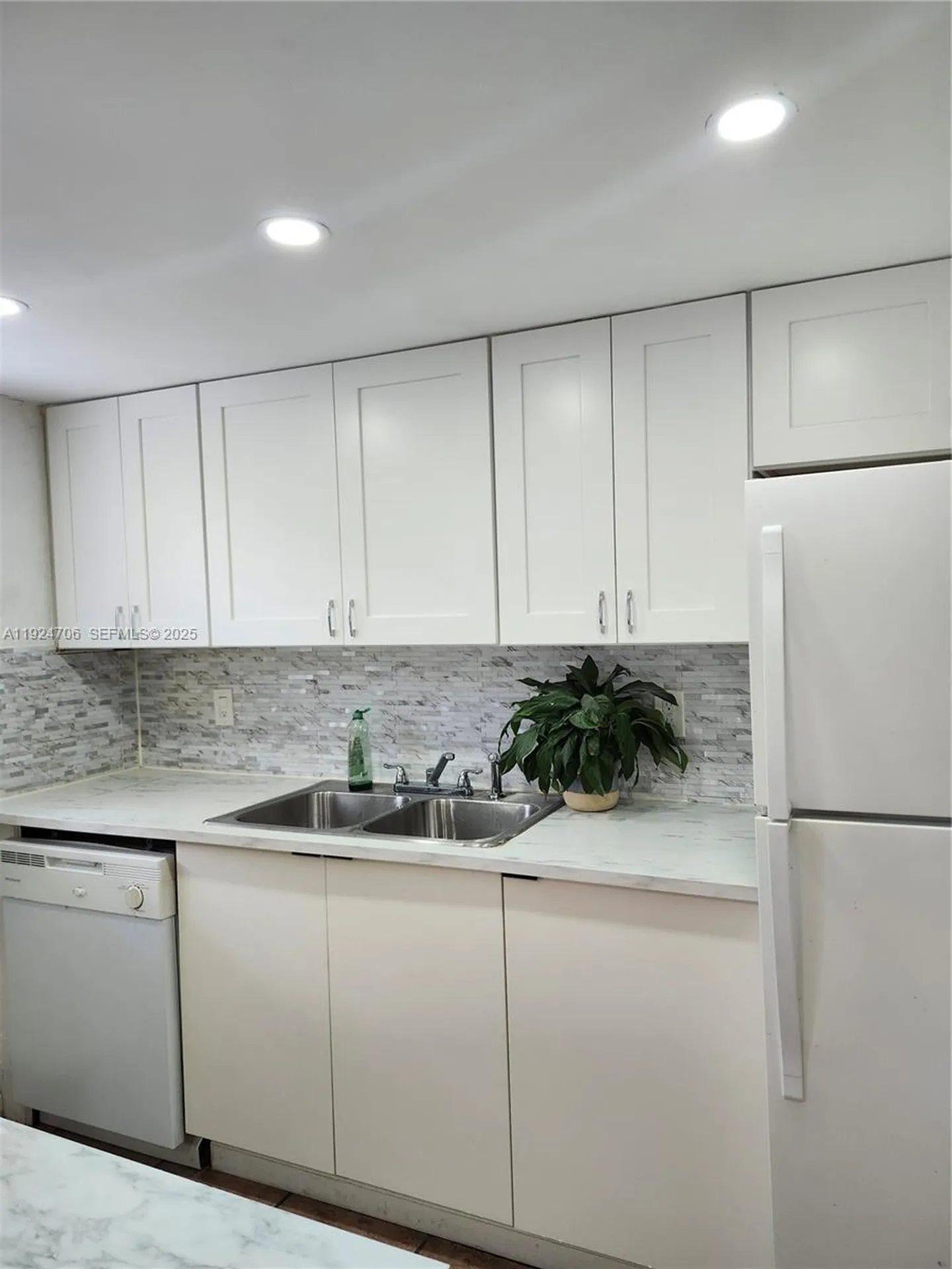 1100 NE 9th Avenue Fort Lauderdale FL 3240