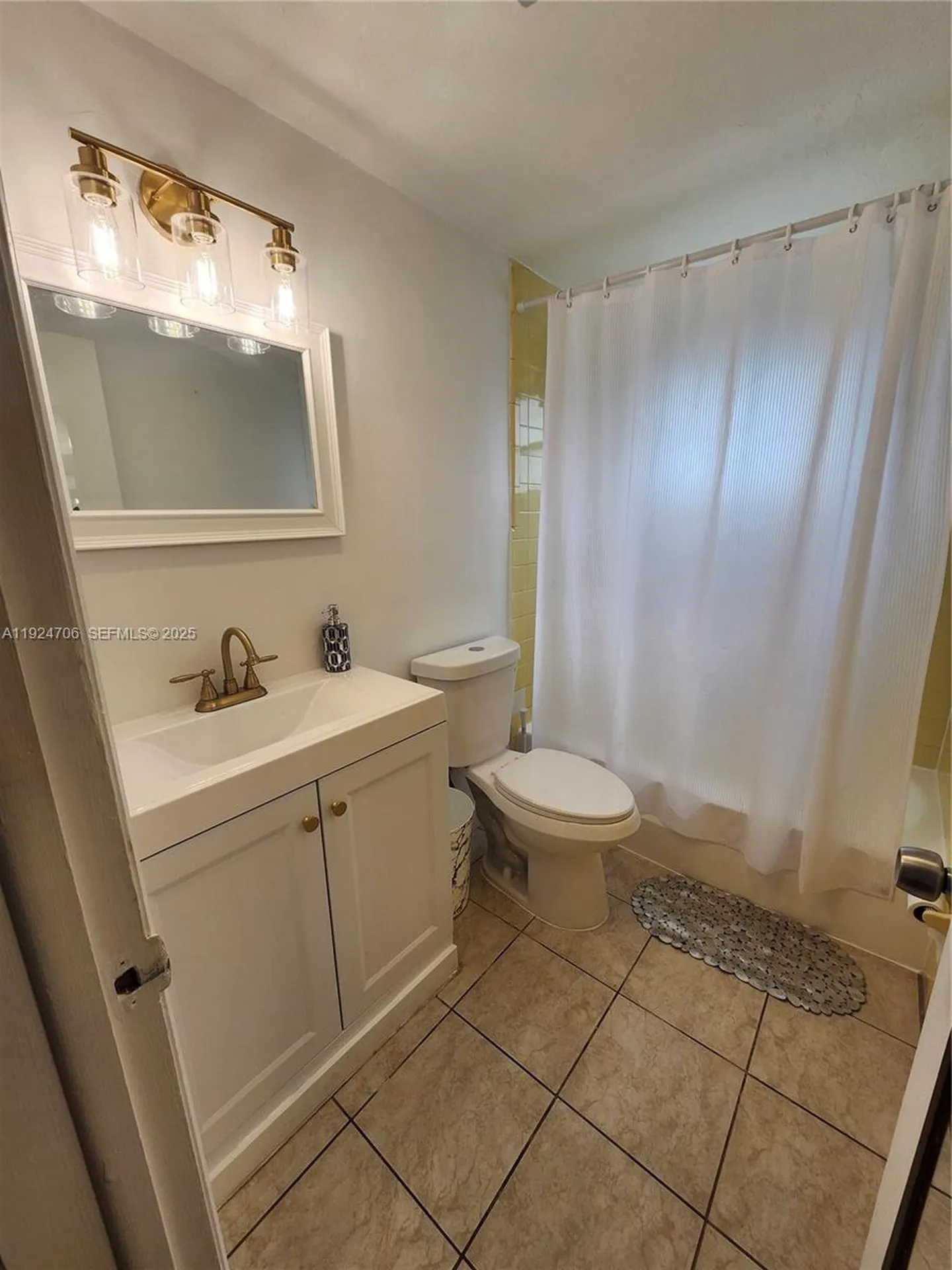1100 NE 9th Avenue Fort Lauderdale FL 3240
