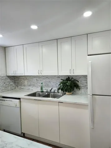 1100 NE 9th Avenue Fort Lauderdale FL 3240