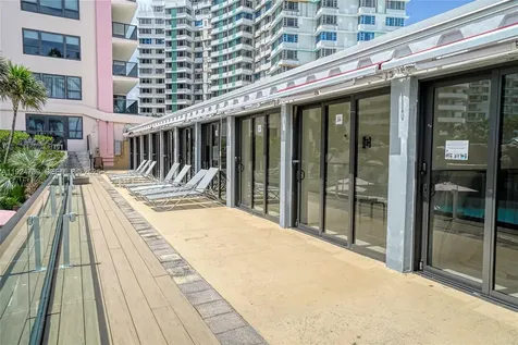 5225 Collins Avenue Miami Beach FL 33140