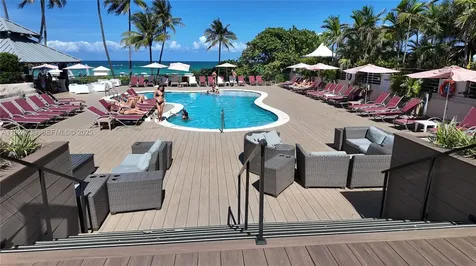 5225 Collins Avenue Miami Beach FL 33140