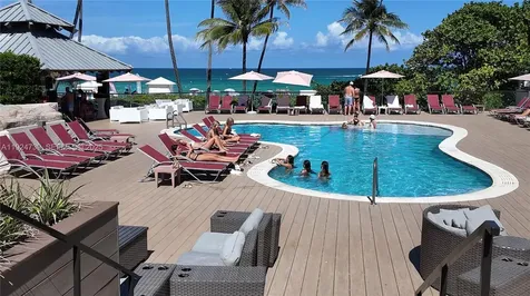 5225 Collins Avenue Miami Beach FL 33140