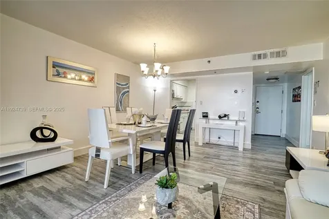 5225 Collins Avenue Miami Beach FL 33140