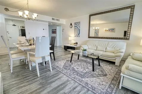 5225 Collins Avenue Miami Beach FL 33140