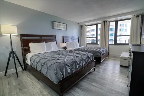 5225 Collins Avenue Miami Beach FL 33140