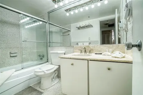 5225 Collins Avenue Miami Beach FL 33140