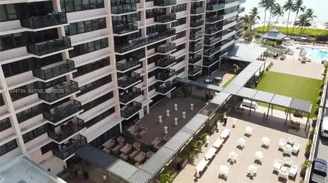 5225 Collins Avenue Miami Beach FL 33140
