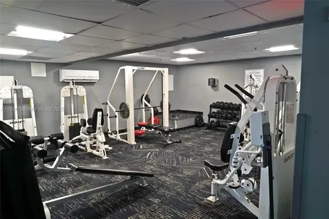 5225 Collins Avenue Miami Beach FL 33140