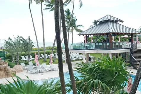 5225 Collins Avenue Miami Beach FL 33140