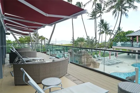 5225 Collins Avenue Miami Beach FL 33140