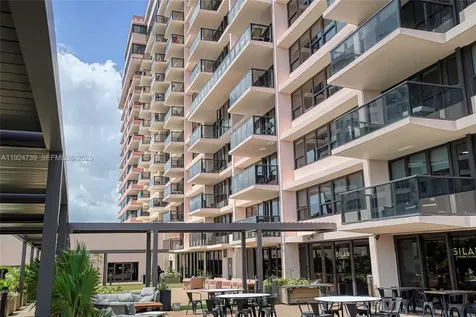 5225 Collins Avenue Miami Beach FL 33140