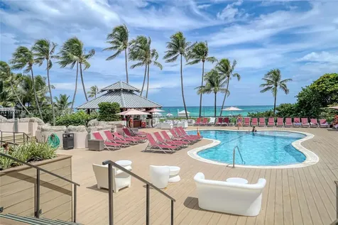 5225 Collins Avenue Miami Beach FL 33140