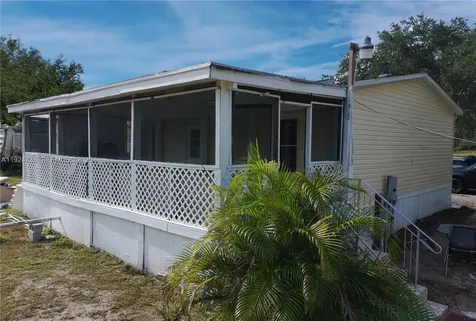 225 N Estribo Street Clewiston FL 33440