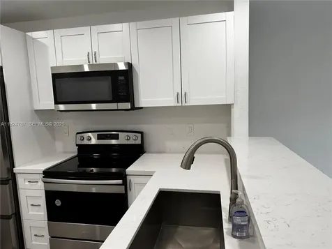 2030 Taylor Street Hollywood FL 33020